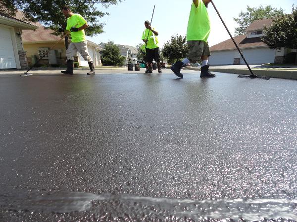 Консервация и защита асфальтового покрытия дороги для продления срока эксплуатации 