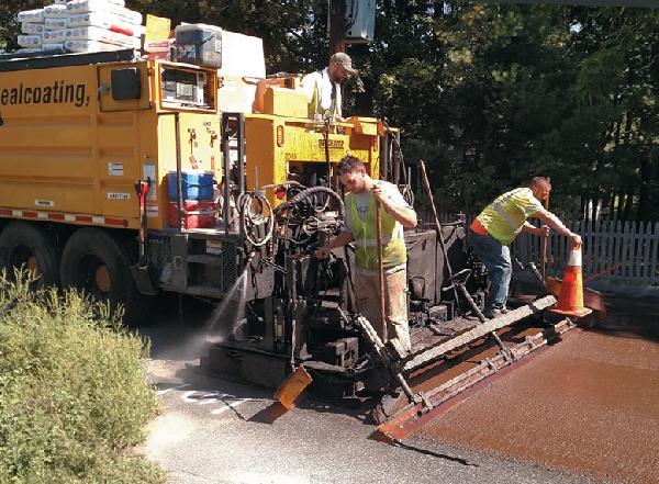 Почему необходим уход за дорожным асфальтовым покрытием?