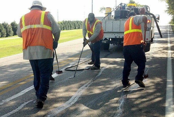 Crack Seal - герметизация и заполнение трещин на асфальте холодным и горячим способами