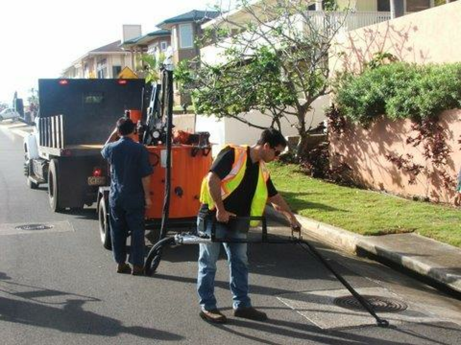 Crack Seal - герметизация и заполнение трещин на асфальте холодным и горячим способами