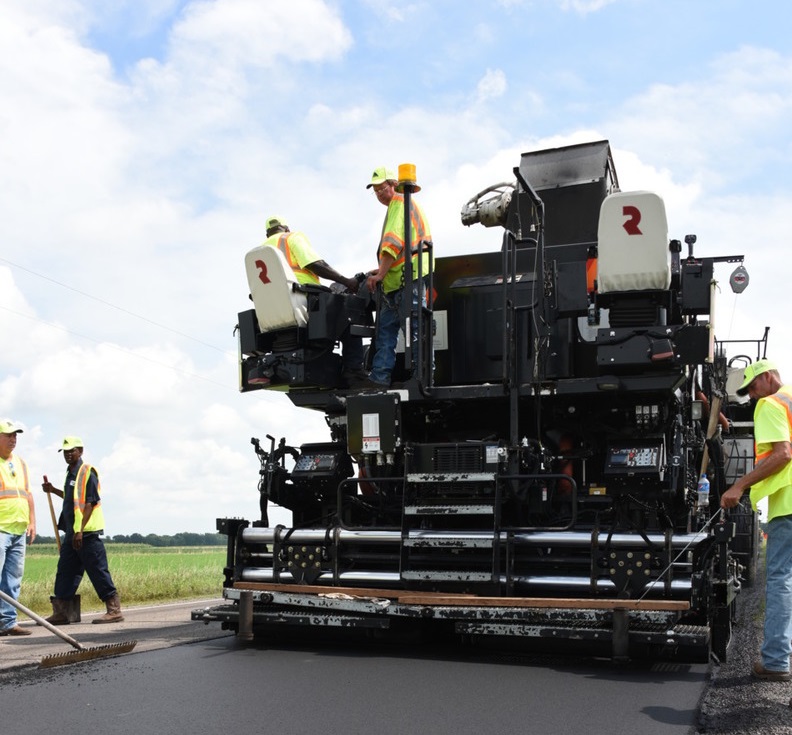 Ultra Thin Lift Hot Mix Asphalt (HMA) Нанесение сверхтонкого слоя HMA - горячей асфальтобетонной смеси на существующий слой