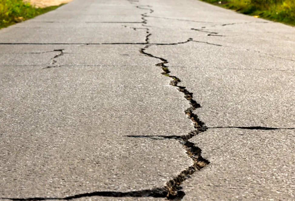 Трещины в бетоне? Почему они появляются и как их устранить