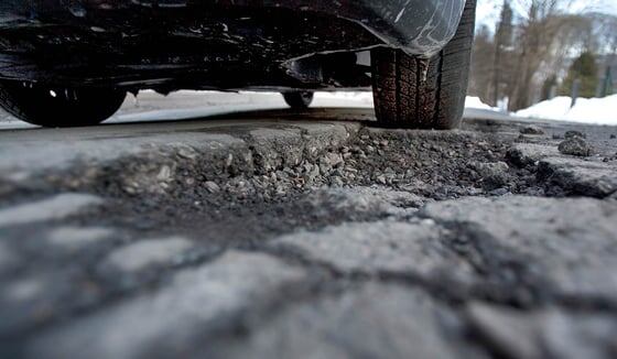 Проведение технического обслуживания асфальтобетона в зимний период