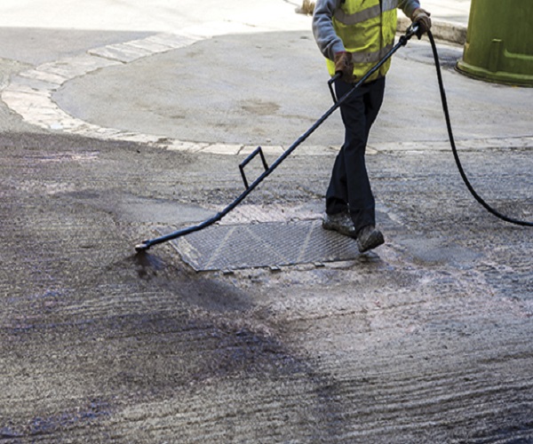 Как выбрать наилучшее защитное и герметизирующее покрытия для асфальта