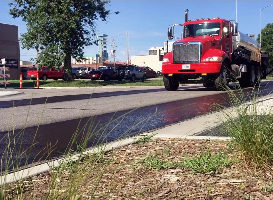 Prime Coat - это нанесение вяжущего грунтовочного слоя на дорожную одежду